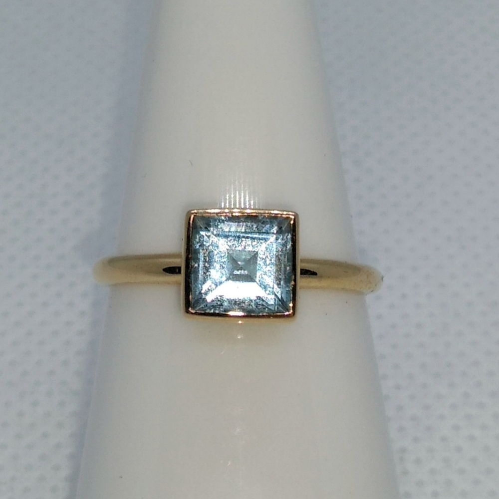 14K Aquamarine Ring